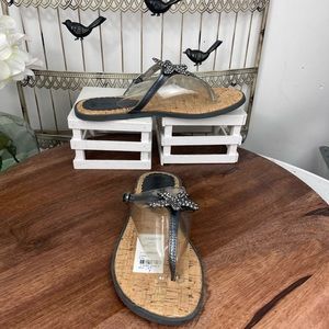 Choose Juicy Frankie Womens Slide Thong Sandals Size 8M.